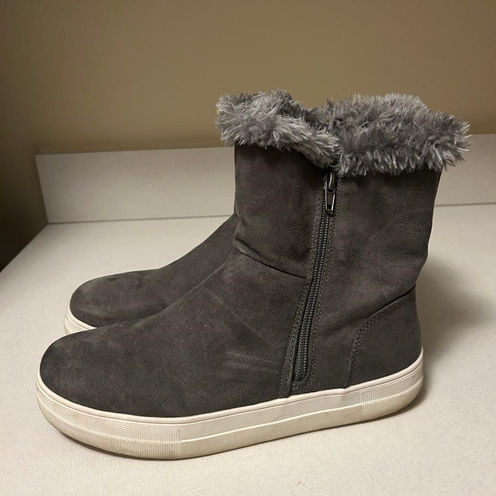 Women's Gray Fur-Lined Ankle Boots